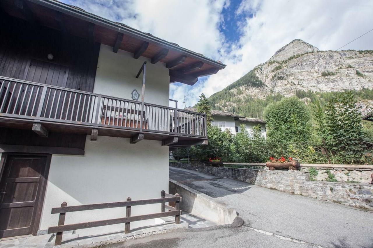 Joivy Idyllic Flat For 7 With Free Parking Close To Ski Lift Apartmán Courmayeur